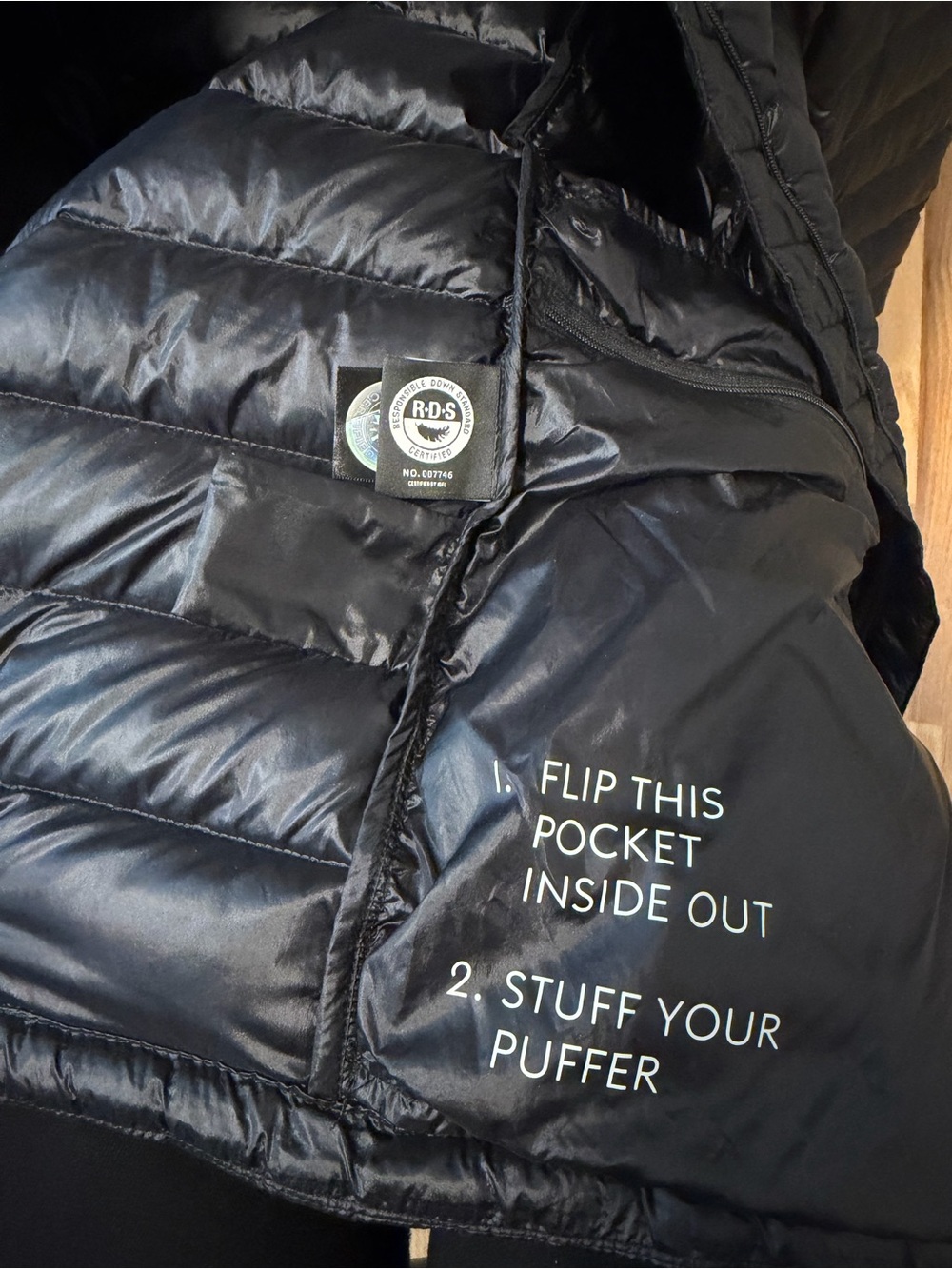Aritzia the foundation puffer packable jacket size small - Picture 6 of 6